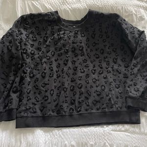 Woman’s botique sweatshirt L